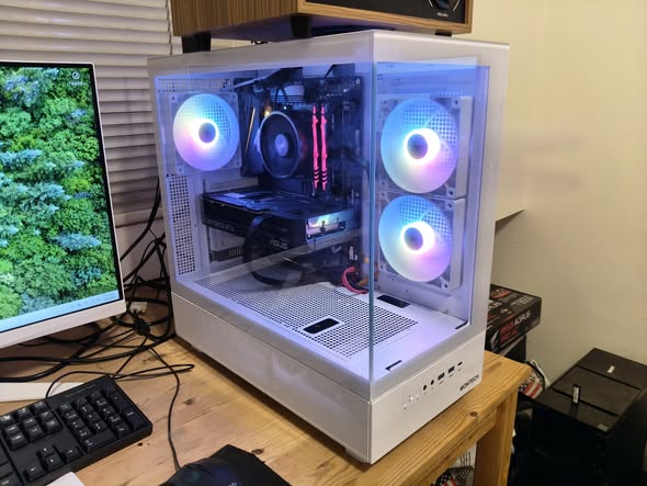 darkFlash MOTI mini 白色全景機殼彩色 RGB 側透實機照