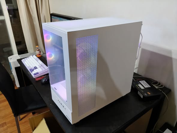 darkFlash MOTI mini 白色機殼側面通風網實機照